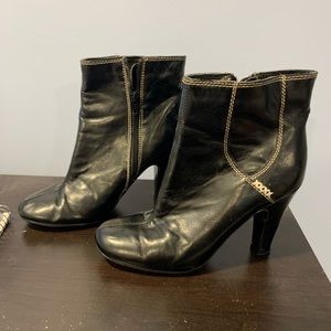 Gently used Hokus Pokus black booties